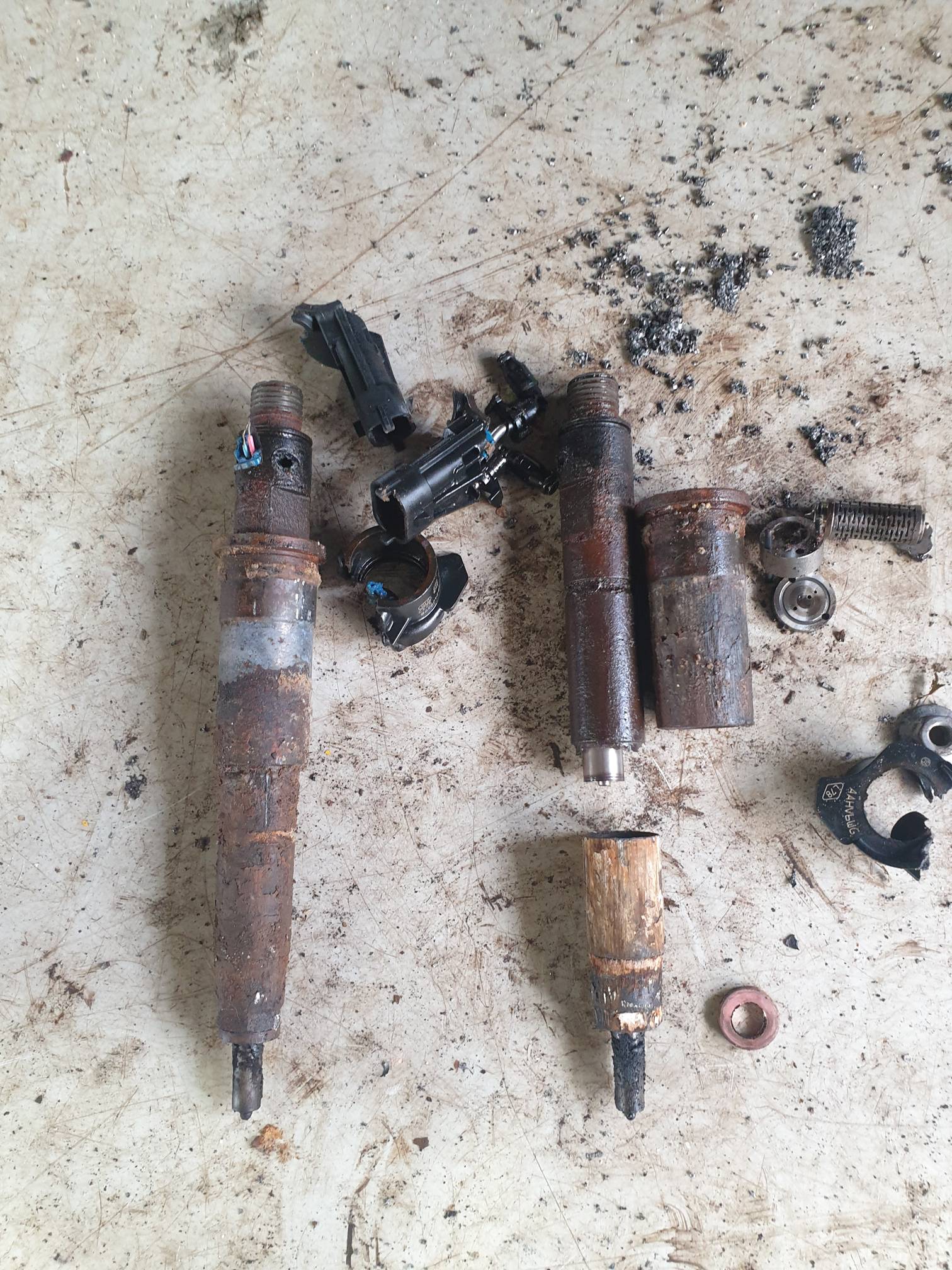 Corroded Renault Trafic Diesel Injectors